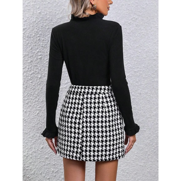 2piece set:  long Sleeve Tee & Houndstooth Print Skirt - Picture 2 of 6